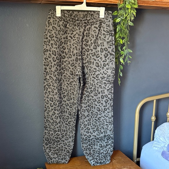 Comfrt Airplane Mode Zip-Up Hoodie and Joggers SET Panther Large - Picture 10 of 16